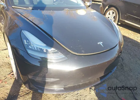 2018 Tesla Model 3 Long Range/Performance из США, поврежденный, VIN 5YJ3E1EB3JF109358